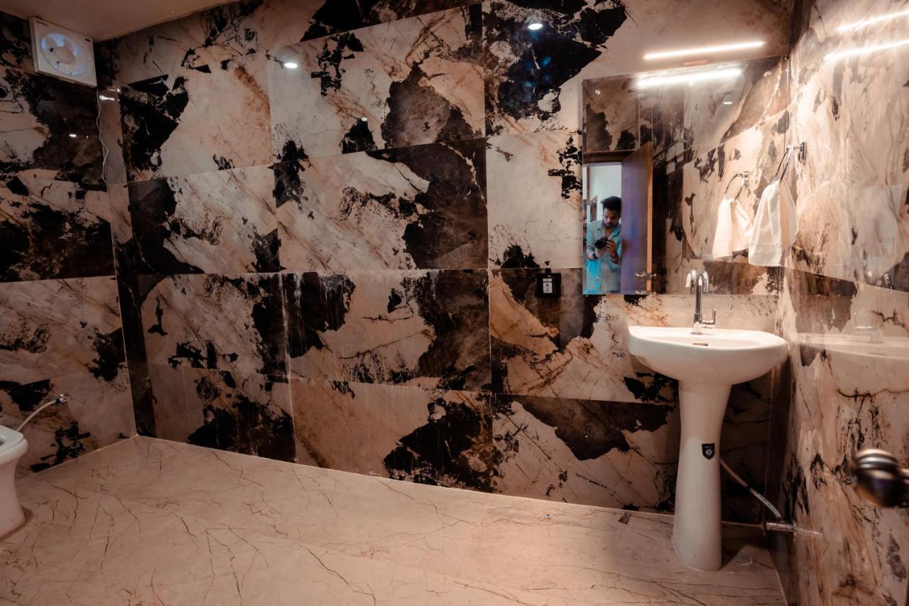 Hotel Jsr Ganga Варанаси Екстериор снимка