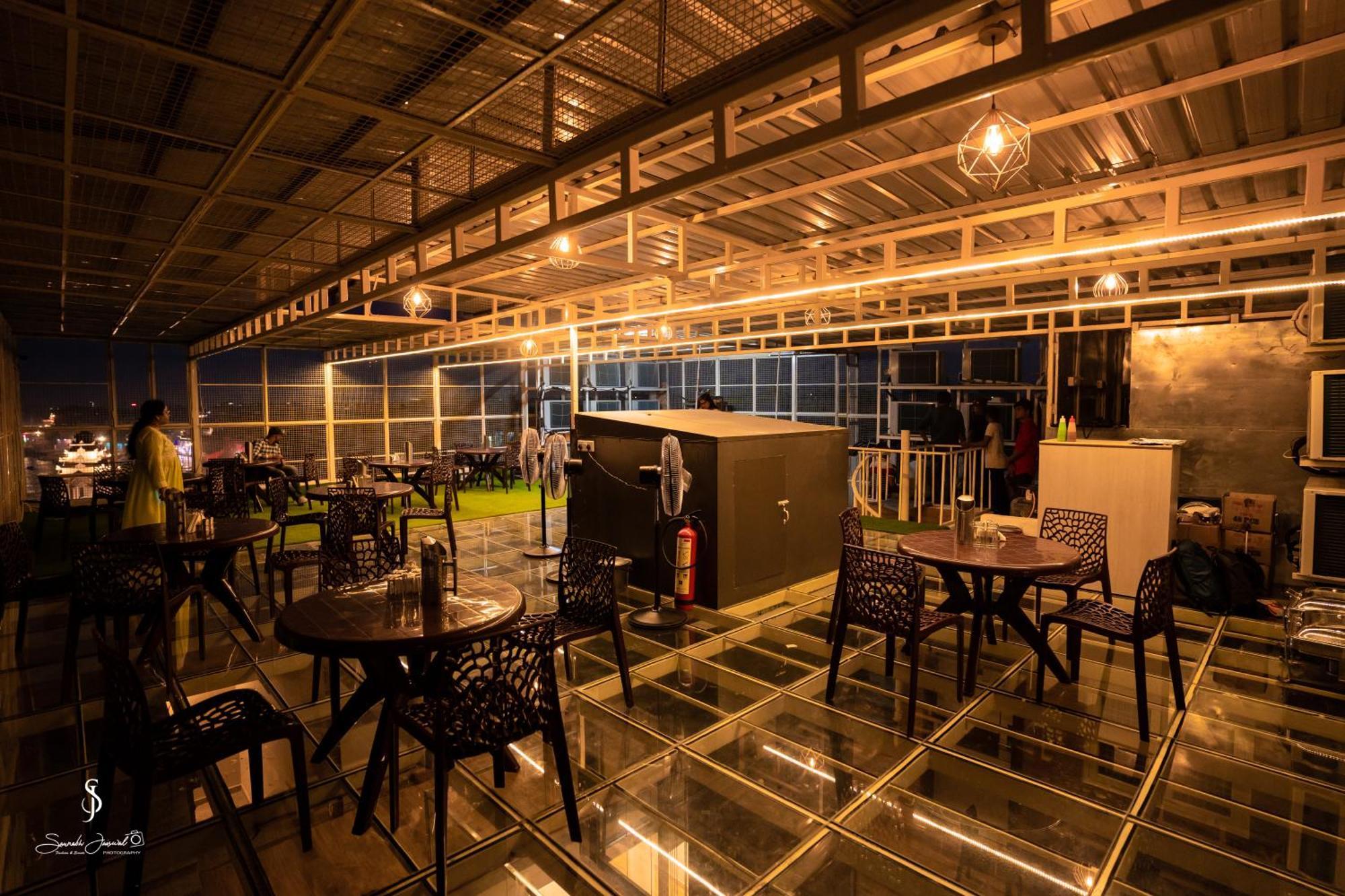 Hotel Jsr Ganga Варанаси Екстериор снимка
