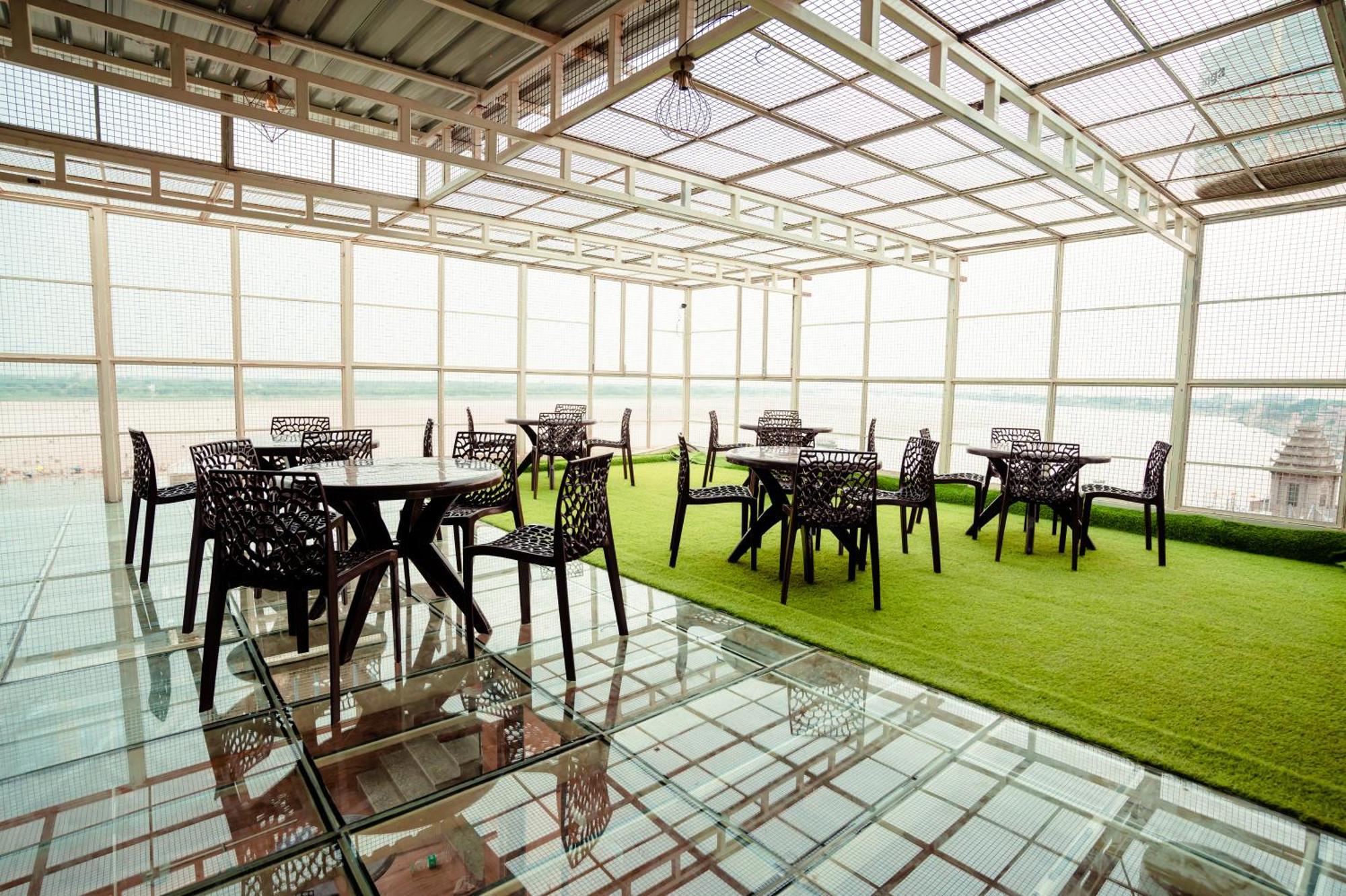 Hotel Jsr Ganga Варанаси Екстериор снимка